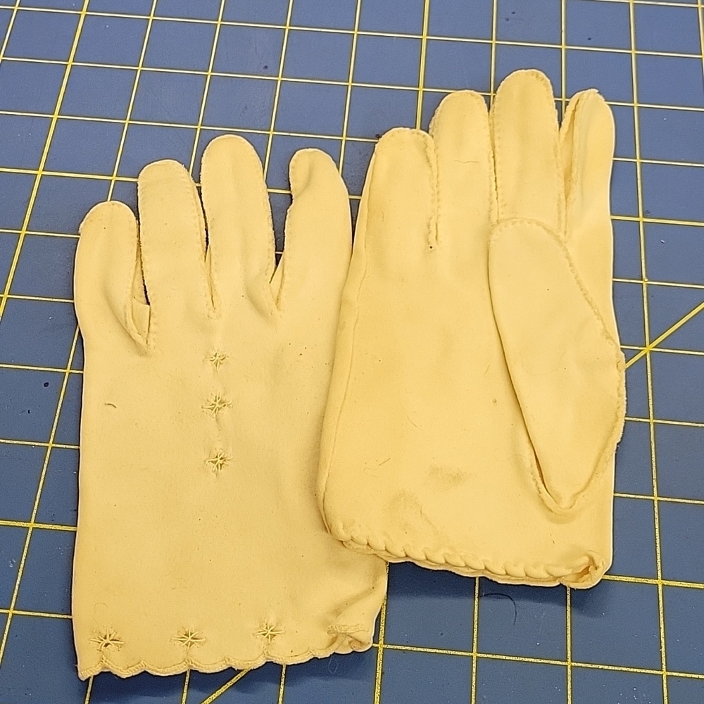 Vintage Women's Gloves Cream Estate Sale Find